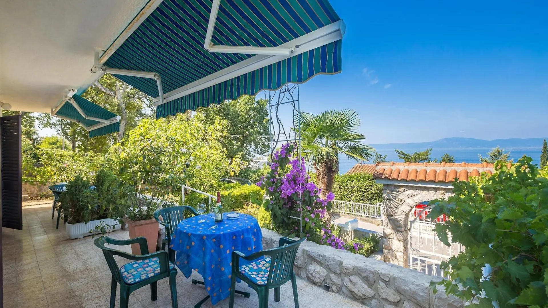 Apartments With A Parking Space Njivice, Krk - 5325 Croatia