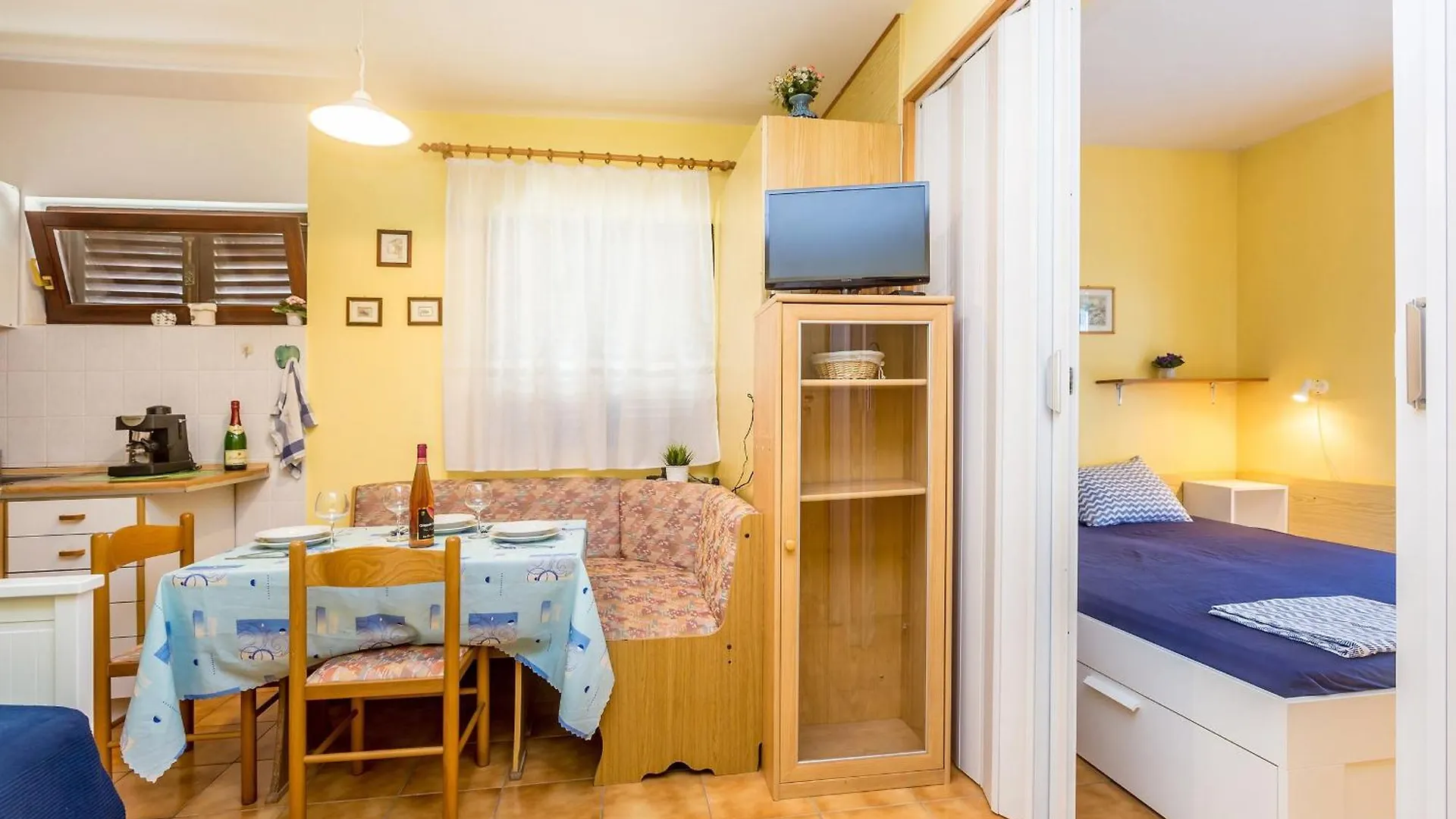 Apartments With A Parking Space Njivice, Krk - 5325 Njivice